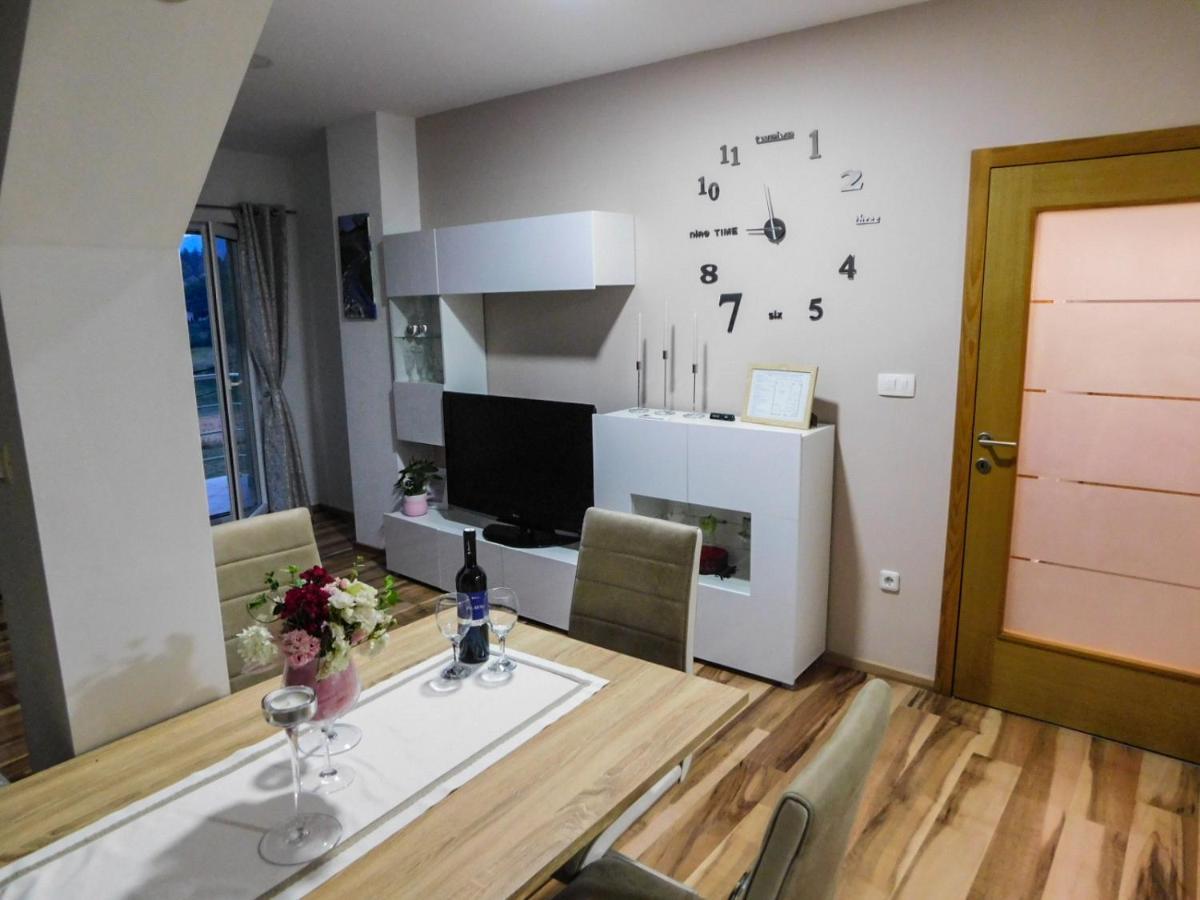 Apartman Lara Otocac Luaran gambar