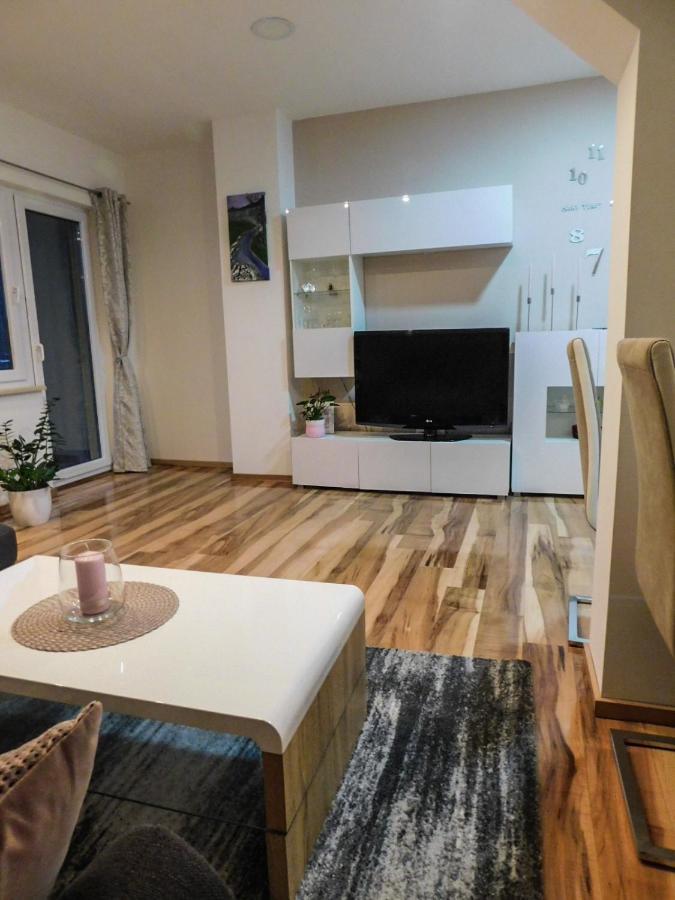 Apartman Lara Otocac Luaran gambar