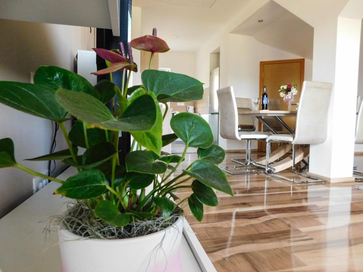 Apartman Lara Otocac Luaran gambar